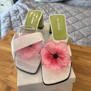 Never worn enzo angiolini floral sandals